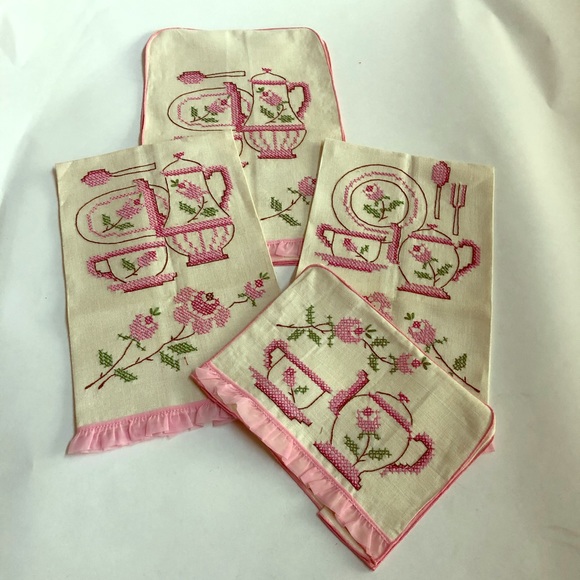 Vintage kitchen tea towel set with pink edging